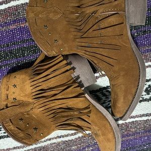 Dingo size 6 cowgirl boots booties fringe stars